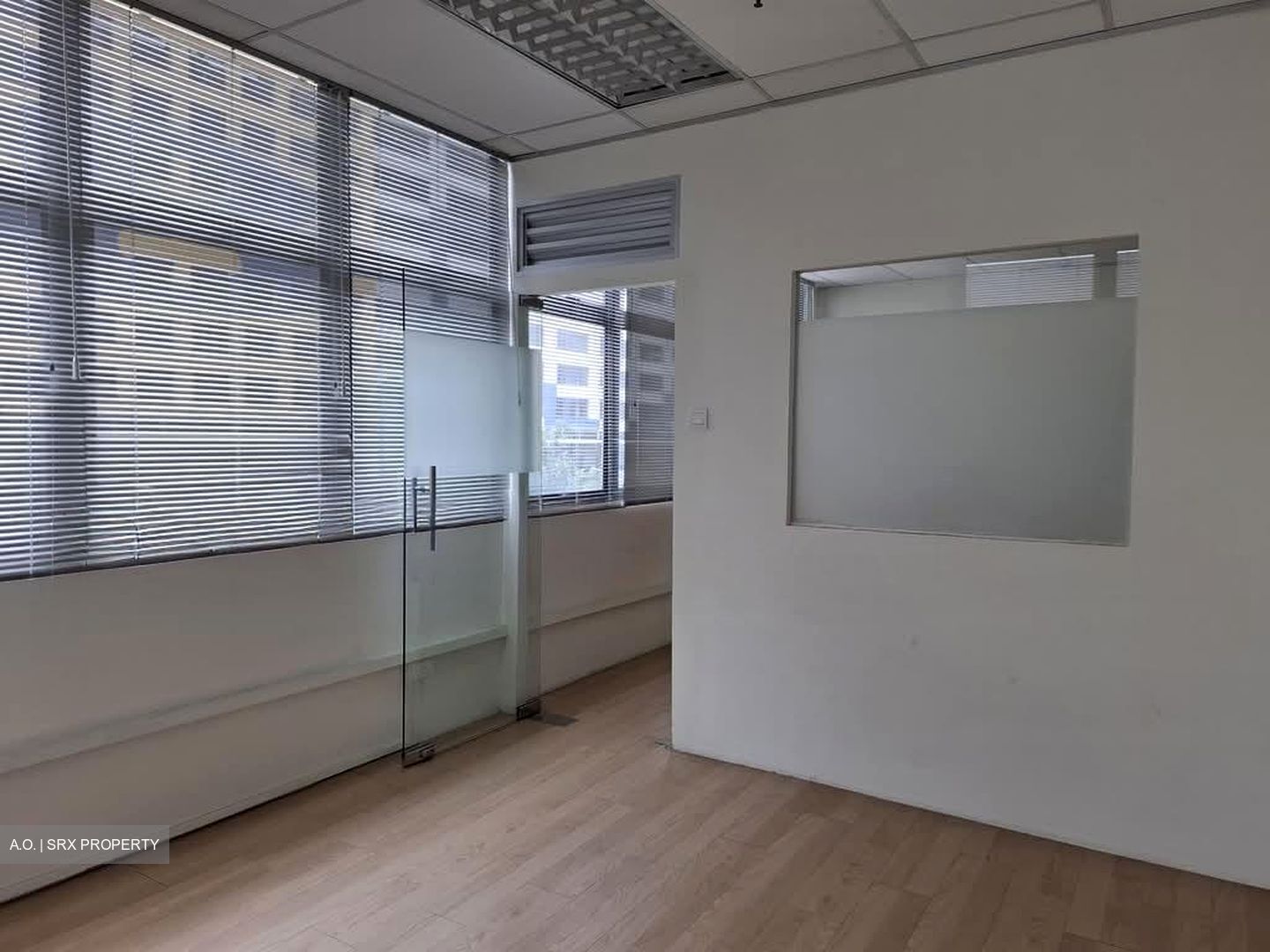 Tradehub 21 (D22), Office #531648431
